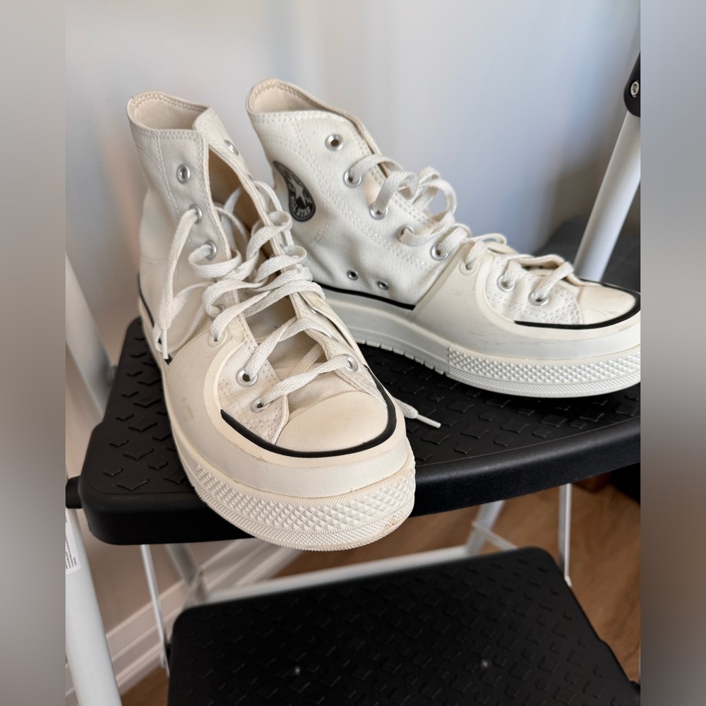 Chunky sole cream canvas All Stars.